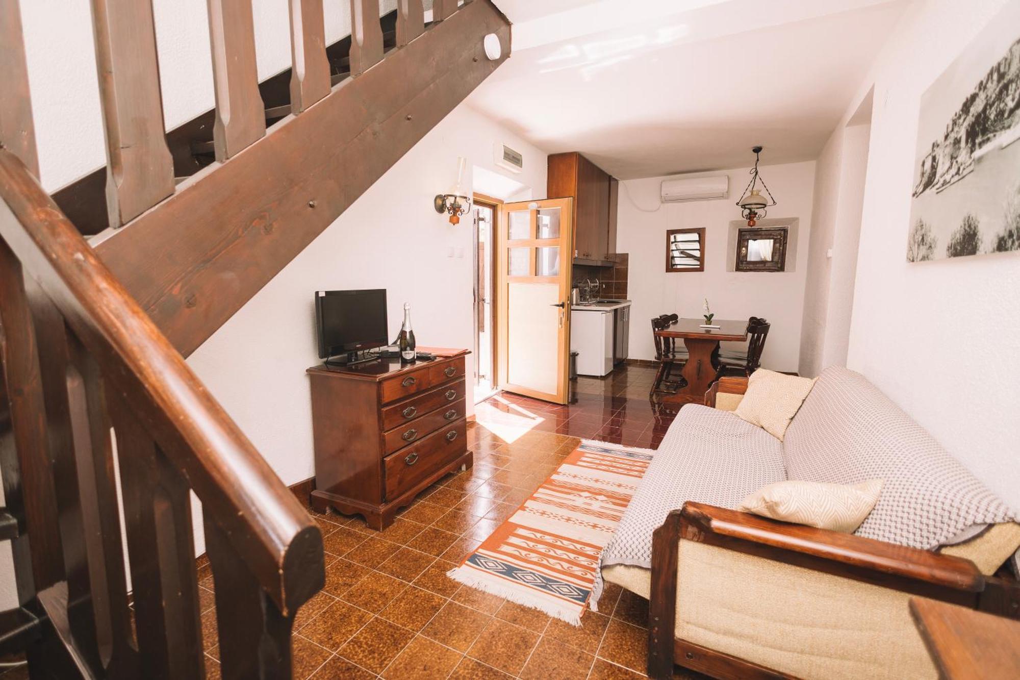 Kulla E Balshajve Hotel Ulcinj Exterior foto