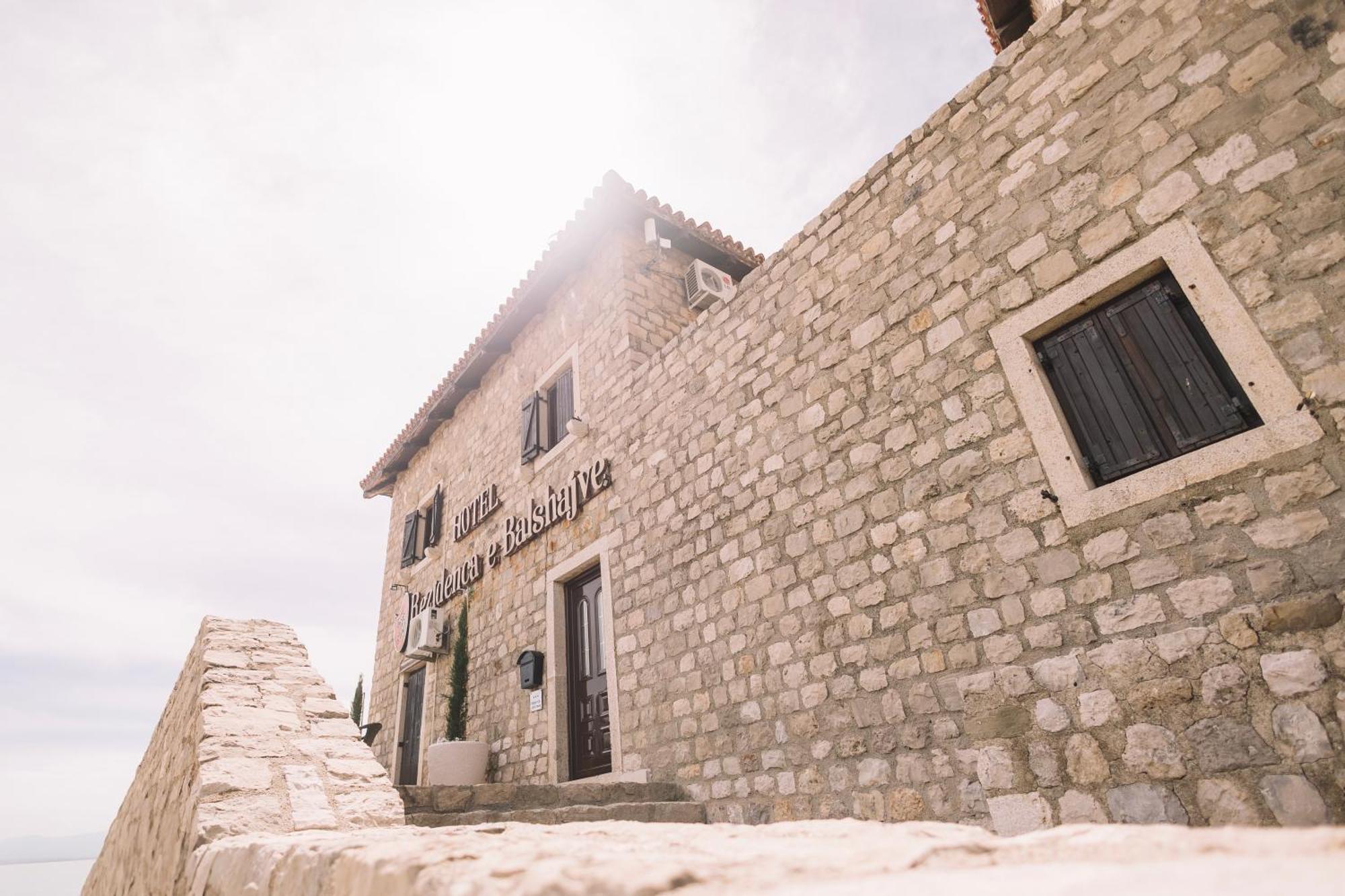 Kulla E Balshajve Hotel Ulcinj Exterior foto