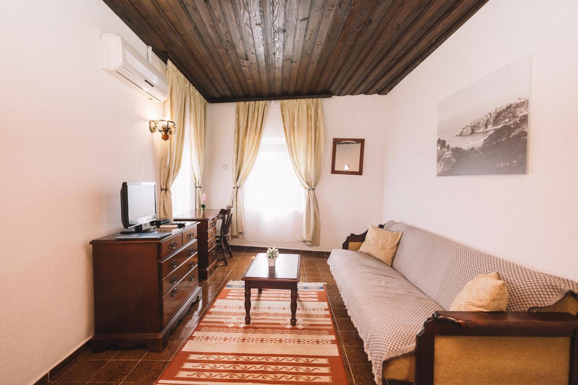Kulla E Balshajve Hotel Ulcinj Exterior foto
