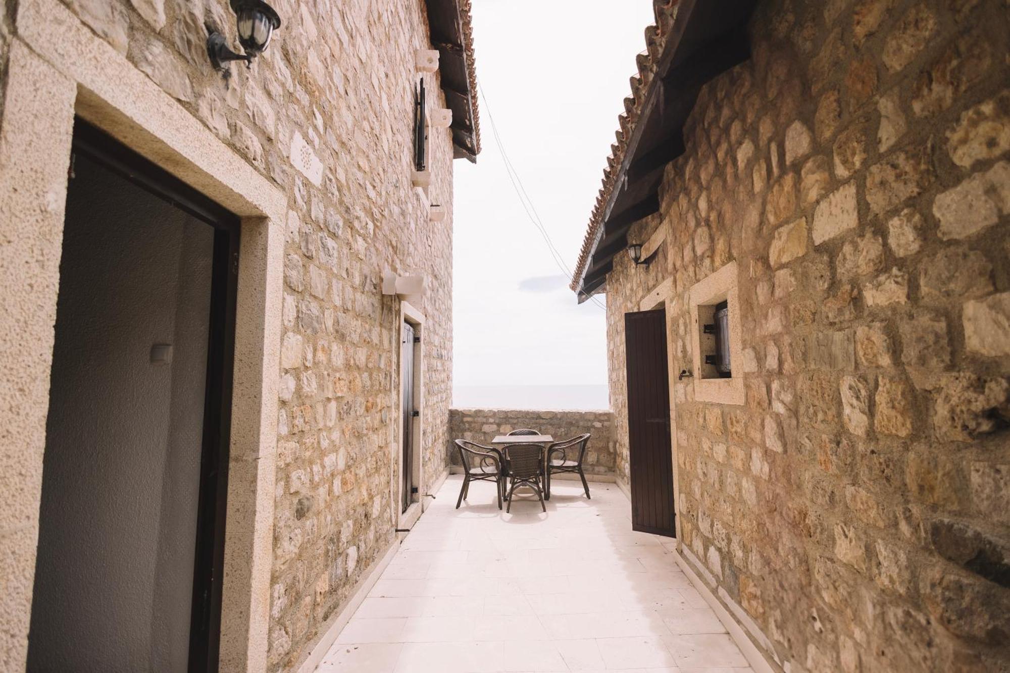 Kulla E Balshajve Hotel Ulcinj Exterior foto