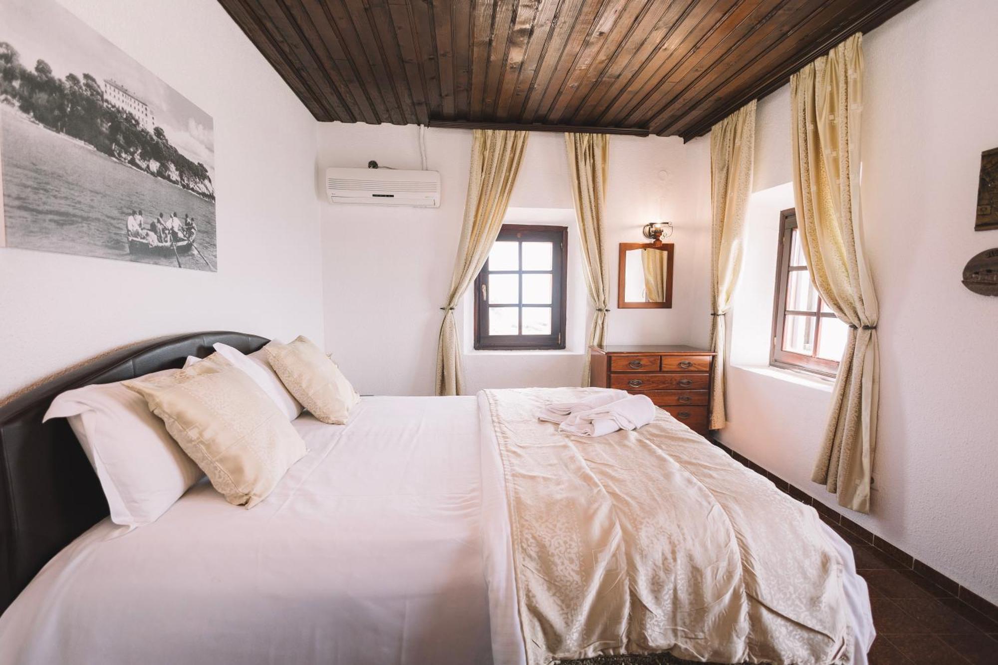 Kulla E Balshajve Hotel Ulcinj Exterior foto