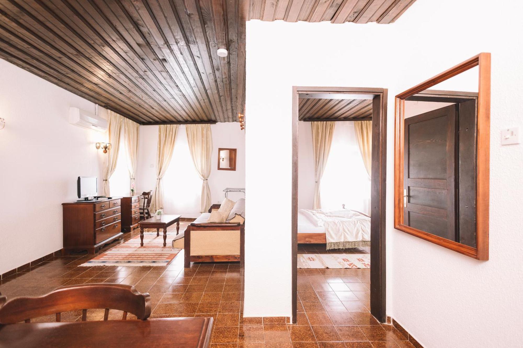 Kulla E Balshajve Hotel Ulcinj Exterior foto